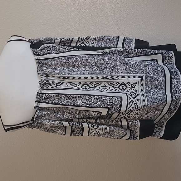 Open Shoulder 1 Chicos Top lg - Picture 3 of 6